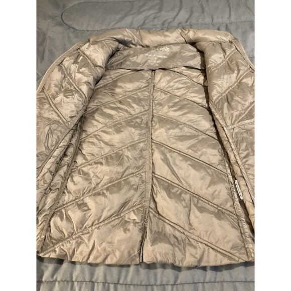 Michael Kors Womens Packable Down Fill Jacket Small Beige Puffer Chevron No Hood - Picture 4 of 16